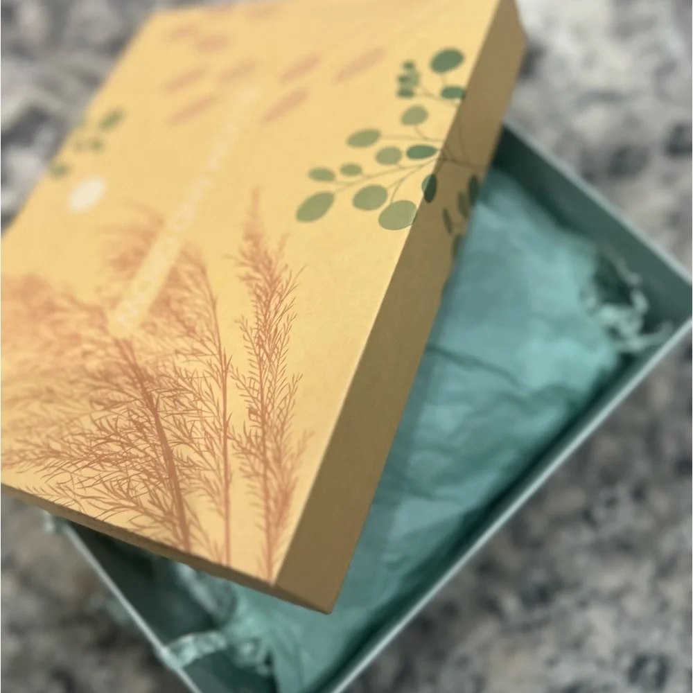 GLOSSYBOX LIMITED EDITION ‘BLOOM AND GROW’ STORAGE KEEPSAKE BOX